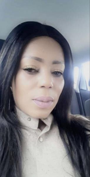 Thuli Dhlamini, estate agent