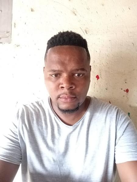Eddy  Nonyana, estate agent