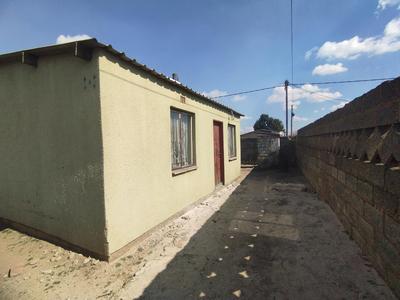 House For Sale in Daveyton, Daveyton