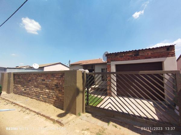 House For Sale in Cloverdene, Benoni