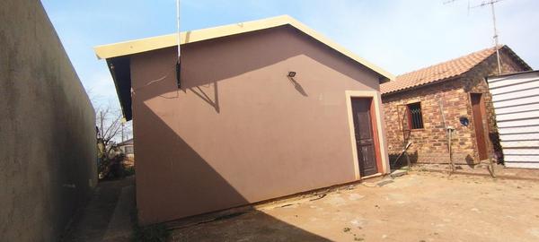 House For Sale in Daveyton, Daveyton