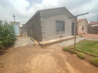 House For Sale in Daveyton Central, Daveyton