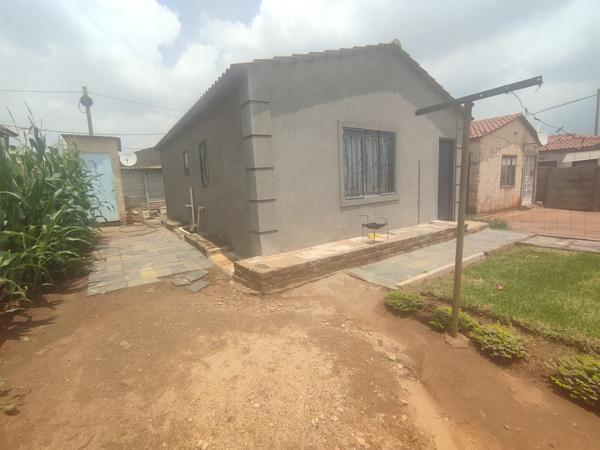 House For Sale in Daveyton Central, Daveyton